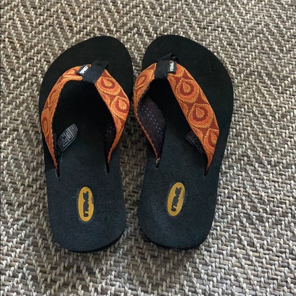 teva classic flip flop